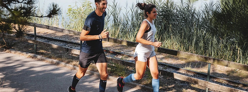 Couple Coureurs Running