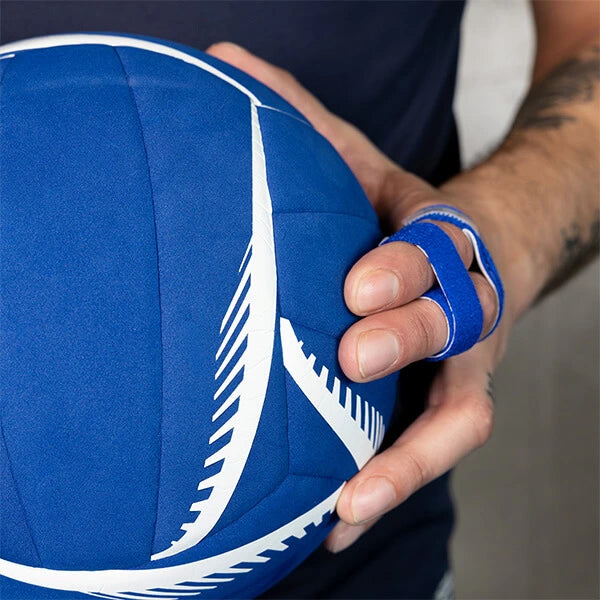 Bandes de maintien doigts sur ballon de volley
