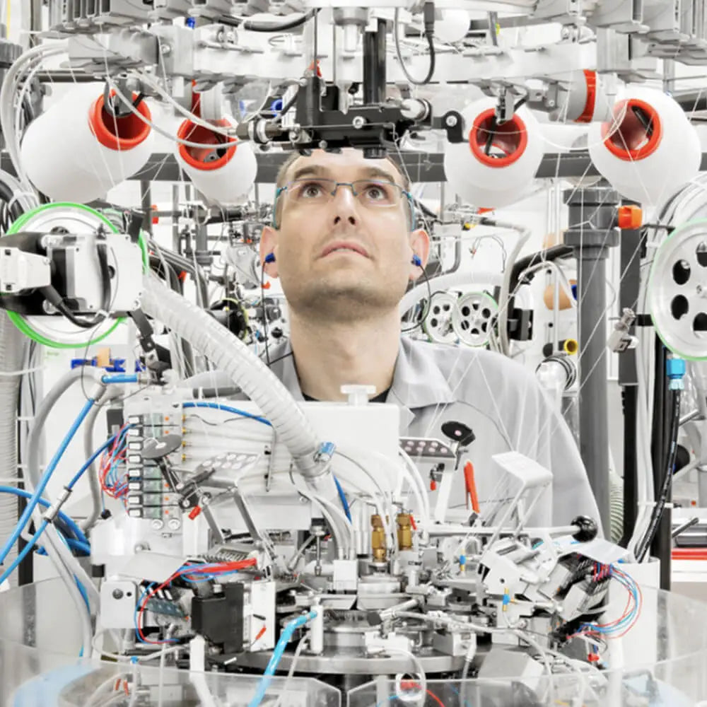 Technicien dans une usine Thuasne