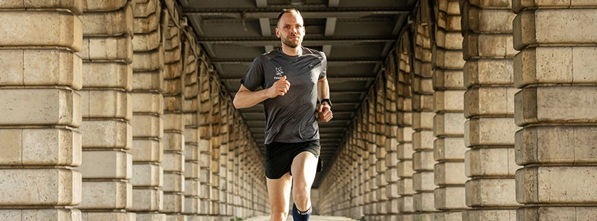 Coureur portant des produits Thuasne