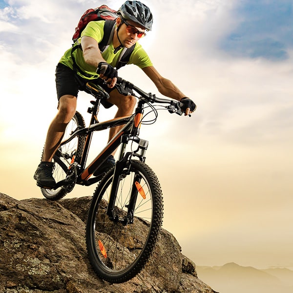 Vélo VTT dans la montagne